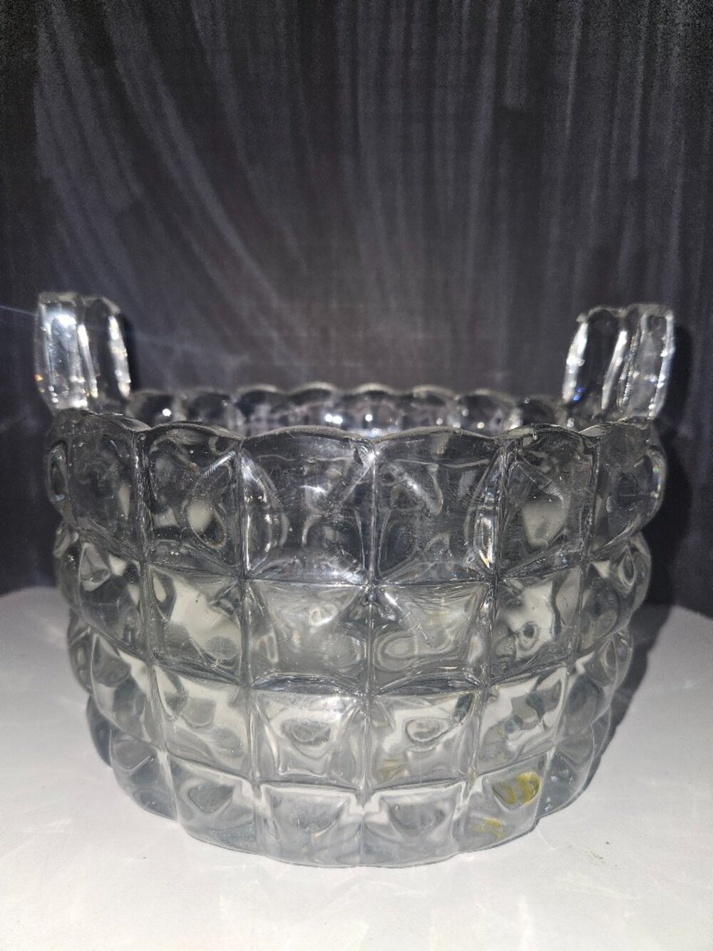 Square patterned basket